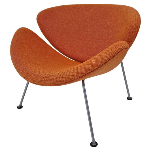Nieuwe bekleding voor een iconische designfauteuil met organische vormen